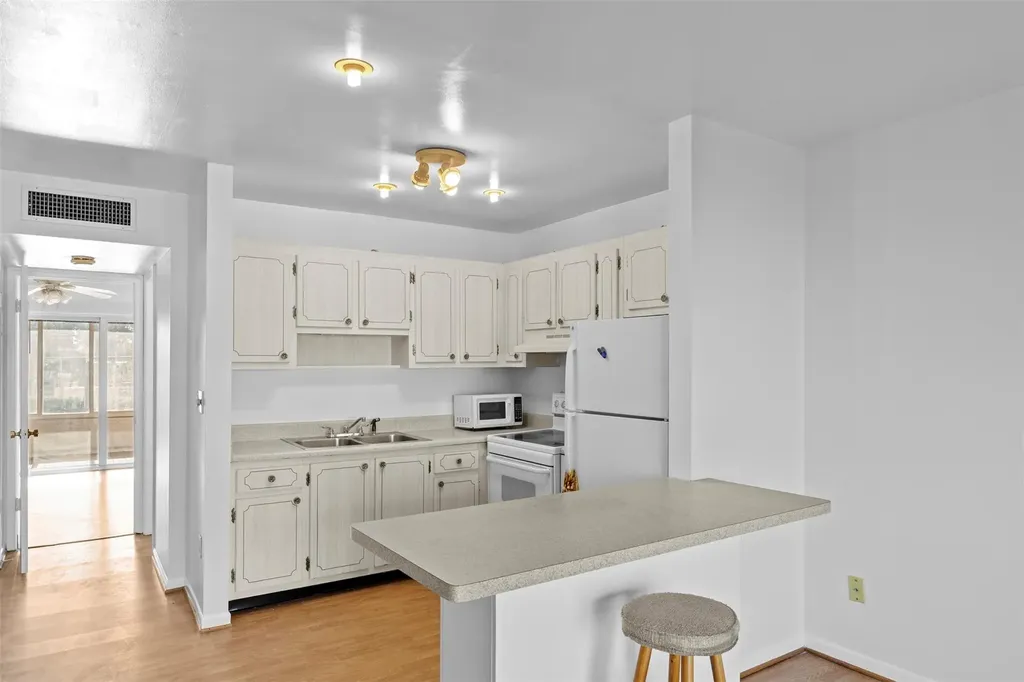 90 South Boulevard Boynton Beach FL 33435