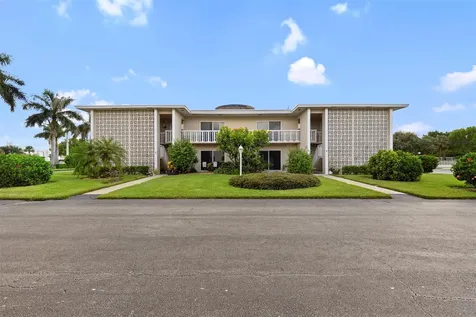 90 South Boulevard Boynton Beach FL 33435