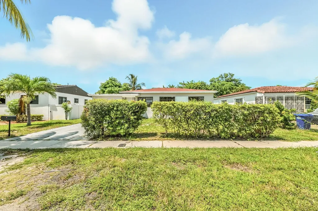 1985 NE 177th Street North Miami Beach FL 33162
