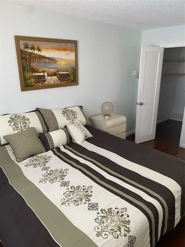 2801 N Pine Island Road Sunrise FL 33322