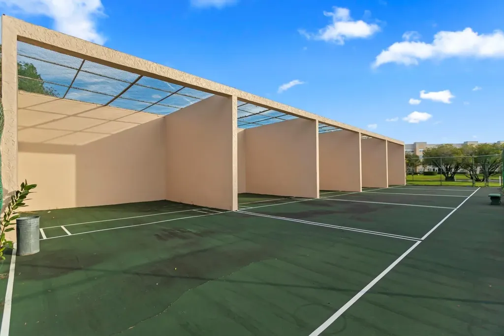 2801 N Pine Island Road Sunrise FL 33322