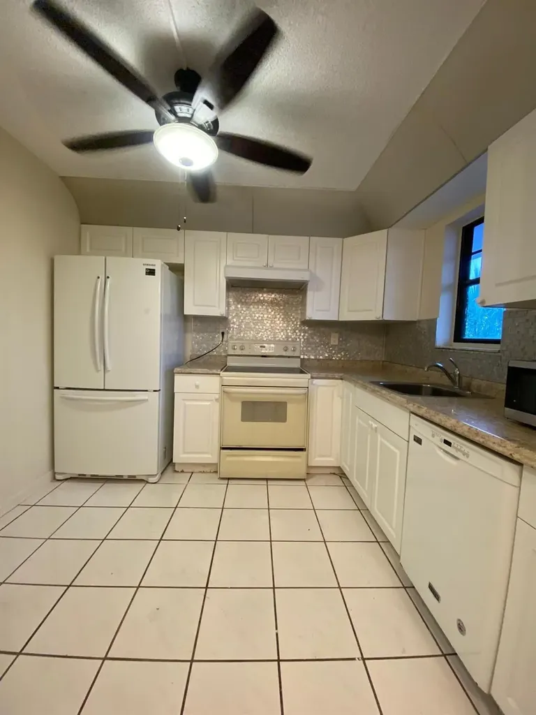 9440 SW 8th Street Boca Raton FL 33428