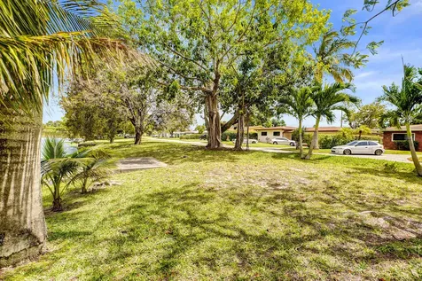 1070 NW 149th Street Miami FL 33168