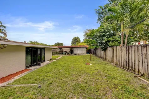 1070 NW 149th Street Miami FL 33168