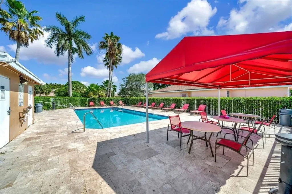 4046 Eastridge Circle Deerfield Beach FL 33064