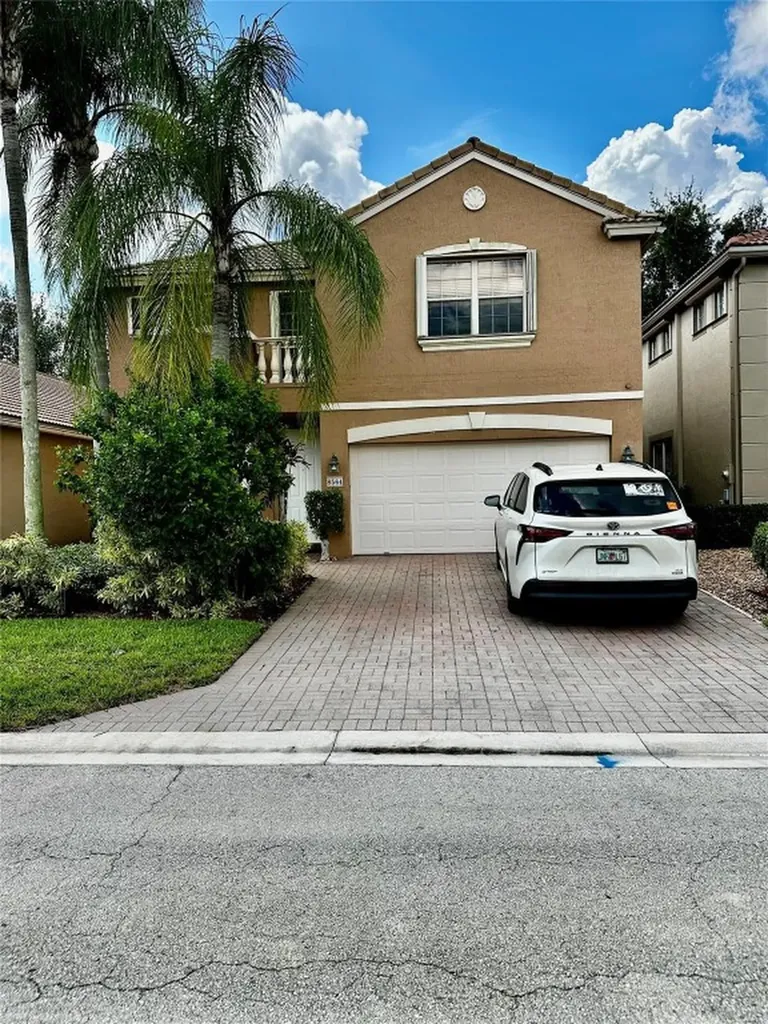 8564 Via Giardino Boca Raton FL 33433