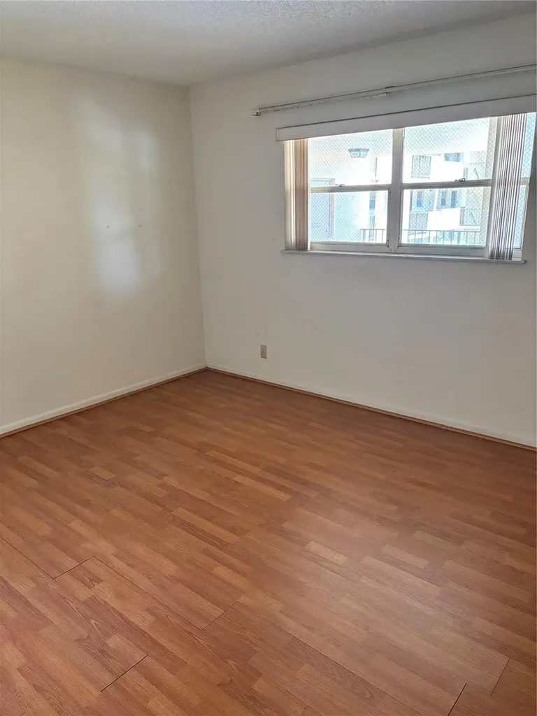 3905 N Nob Hill Road Sunrise FL 33351