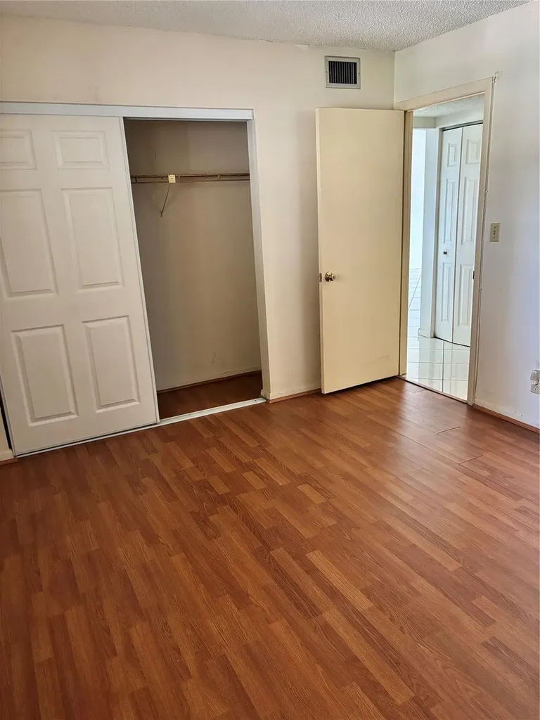 3905 N Nob Hill Road Sunrise FL 33351