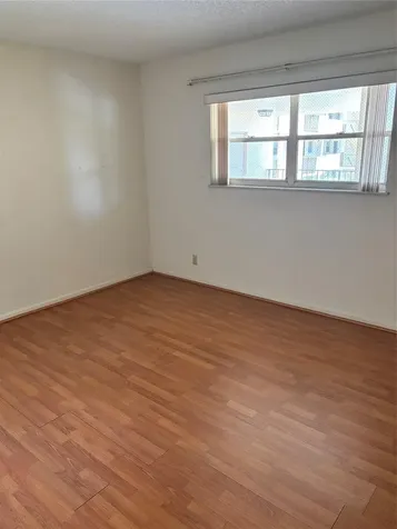 3905 N Nob Hill Road Sunrise FL 33351