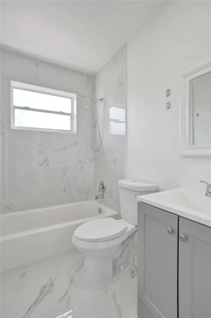 260 NE 41st Street Oakland Park FL 33334