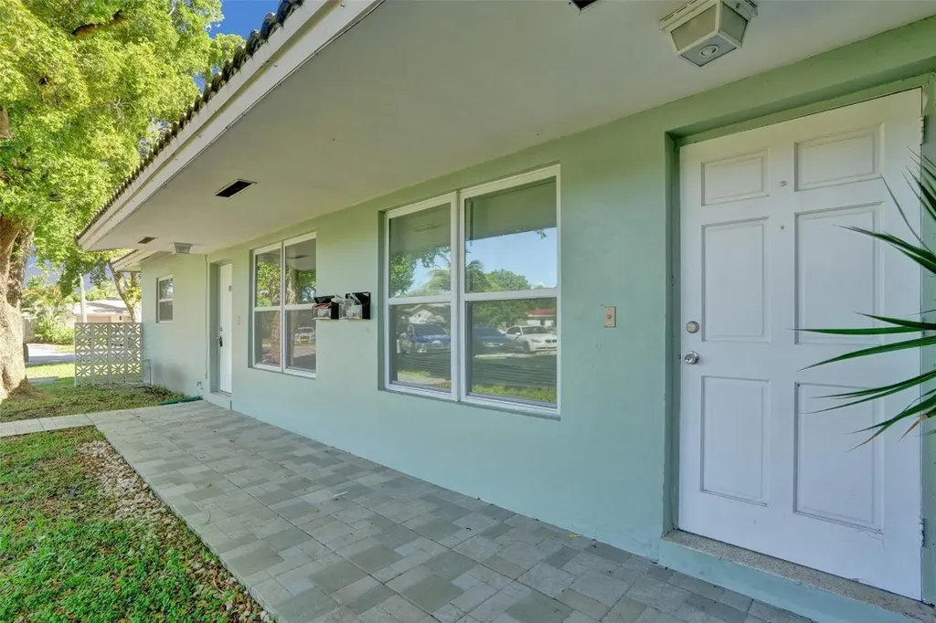260 NE 41st Street Oakland Park FL 33334