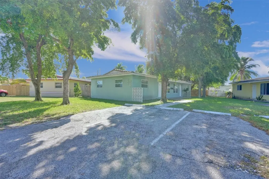 260 NE 41st Street Oakland Park FL 33334