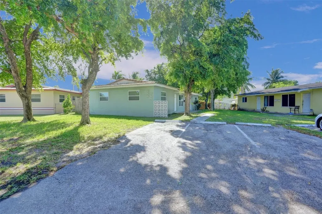 260 NE 41st Street Oakland Park FL 33334