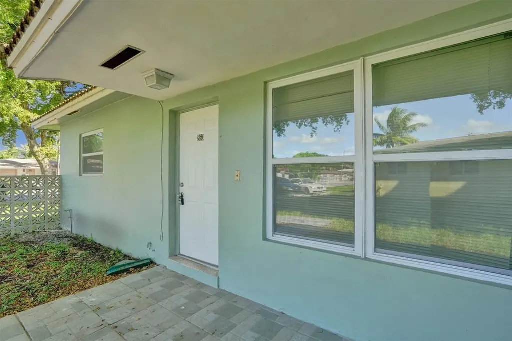 260 NE 41st Street Oakland Park FL 33334