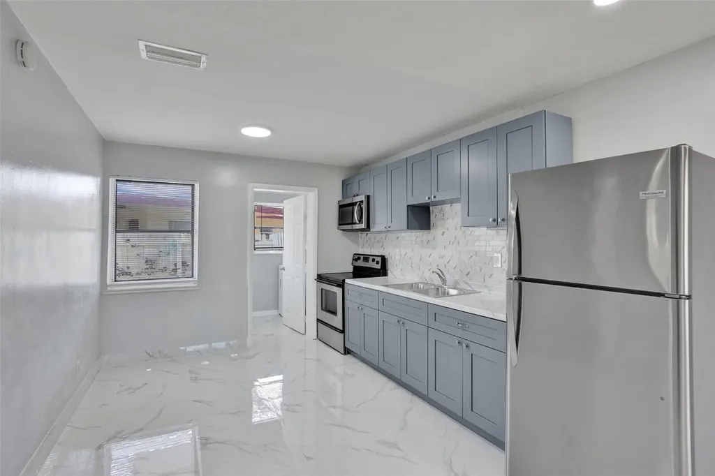 260 NE 41st Street Oakland Park FL 33334