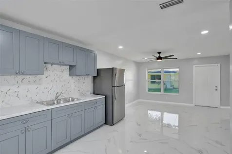 260 NE 41st Street Oakland Park FL 33334