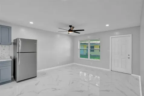 260 NE 41st Street Oakland Park FL 33334