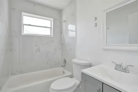 260 NE 41st Street Oakland Park FL 33334