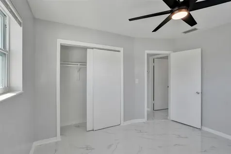 260 NE 41st Street Oakland Park FL 33334