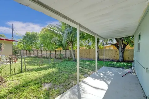 260 NE 41st Street Oakland Park FL 33334