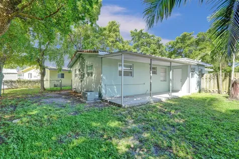 260 NE 41st Street Oakland Park FL 33334
