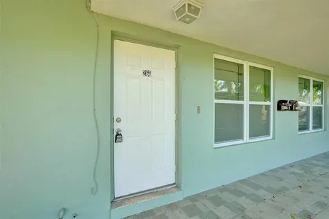 260 NE 41st Street Oakland Park FL 33334