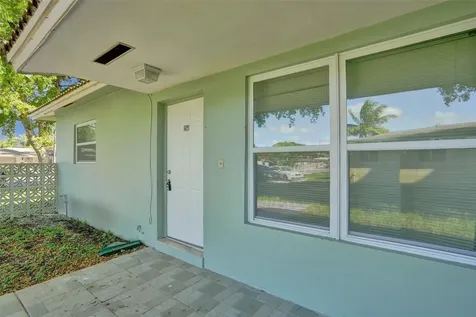 260 NE 41st Street Oakland Park FL 33334