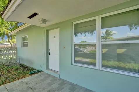 260 NE 41st Street Oakland Park FL 33334