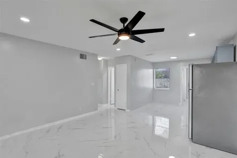260 NE 41st Street Oakland Park FL 33334