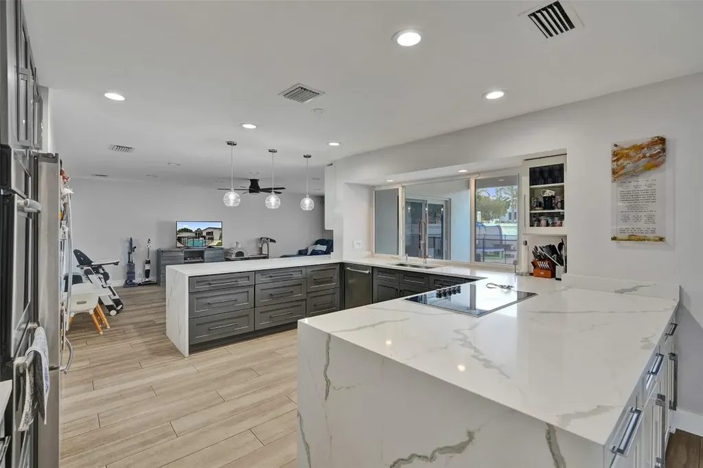 3991 N 41st Court Hollywood FL 33021