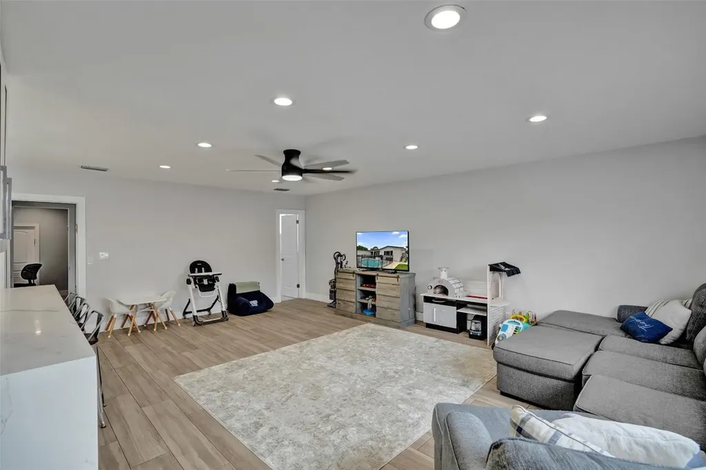 3991 N 41st Court Hollywood FL 33021