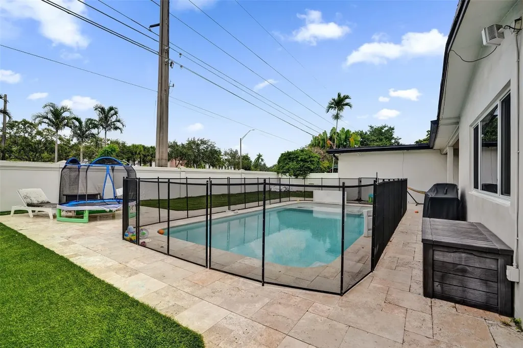 3991 N 41st Court Hollywood FL 33021