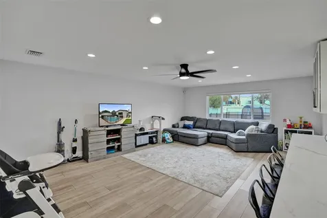 3991 N 41st Court Hollywood FL 33021