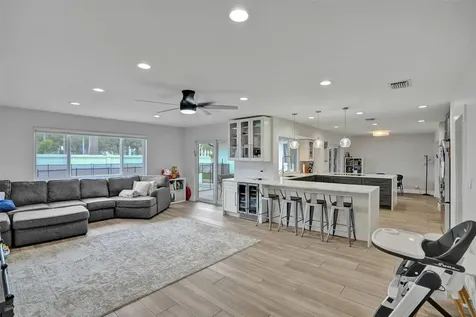 3991 N 41st Court Hollywood FL 33021