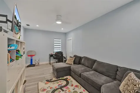 3991 N 41st Court Hollywood FL 33021