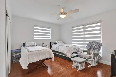 3991 N 41st Court Hollywood FL 33021
