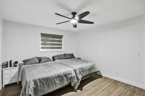 3991 N 41st Court Hollywood FL 33021