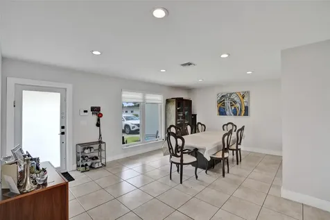 3991 N 41st Court Hollywood FL 33021