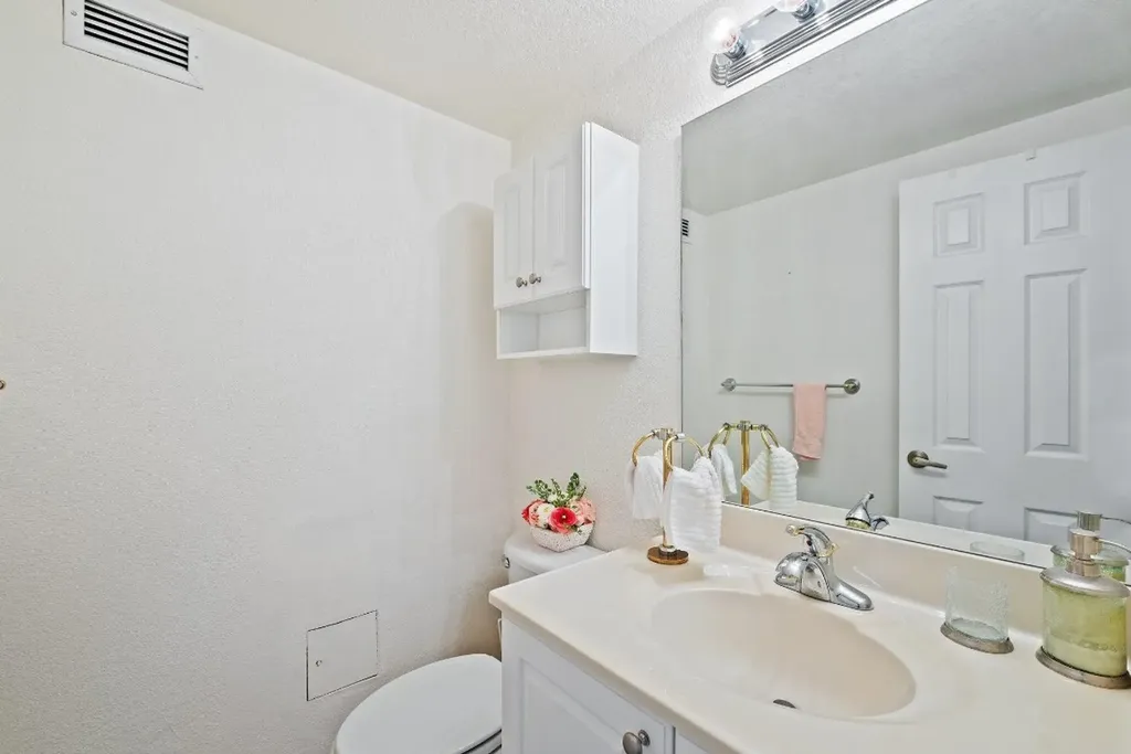 2501 S Ocean Drive Hollywood FL 33019