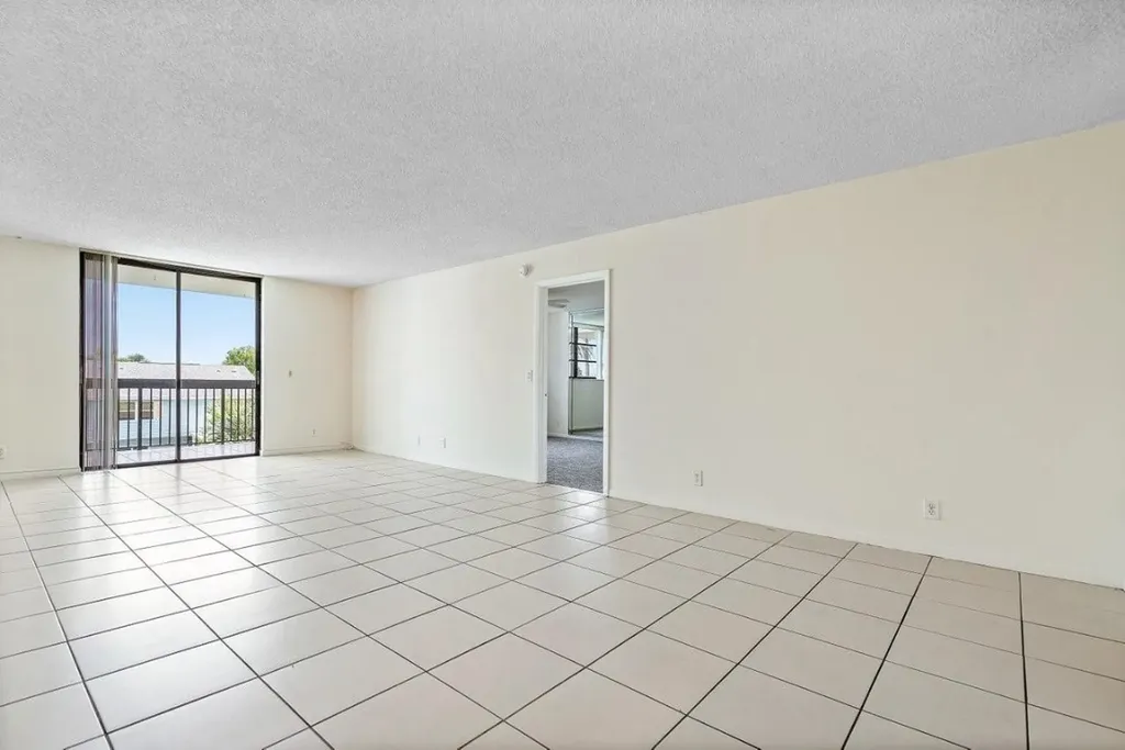 2707 NE 14th Street Causeway Pompano Beach FL 33062