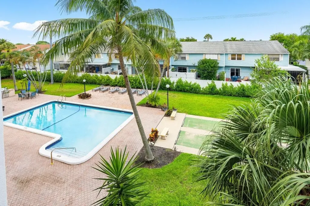 2707 NE 14th Street Causeway Pompano Beach FL 33062
