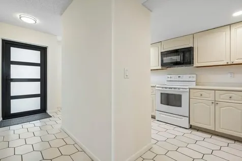 2707 NE 14th Street Causeway Pompano Beach FL 33062