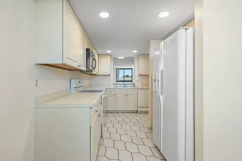2707 NE 14th Street Causeway Pompano Beach FL 33062