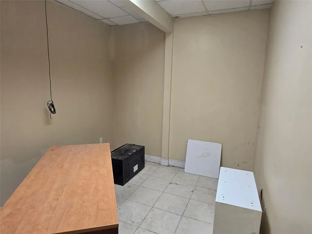 5377 N Hiatus Road Sunrise FL 33351