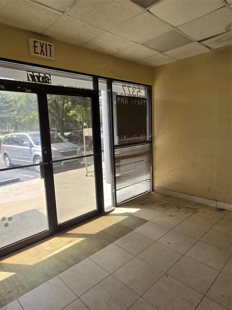 5377 N Hiatus Road Sunrise FL 33351