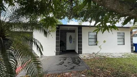 8231 SW 9th Street North Lauderdale FL 33068