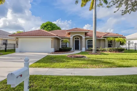 130 Pepper Tree Crescent Royal Palm Beach FL 33411