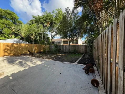 4190 SW 70th Terrace Davie FL 33314