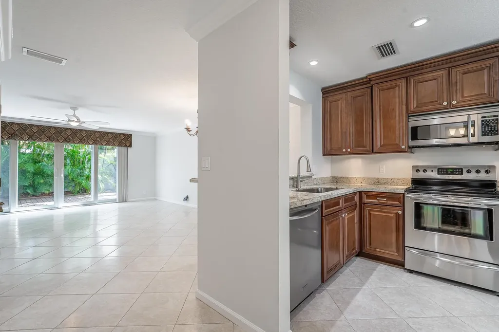 801 SE 16th Court Fort Lauderdale FL 33316