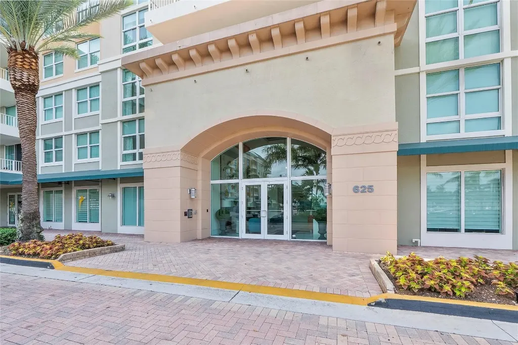 625 Casa Loma Boulevard Boynton Beach FL 33435